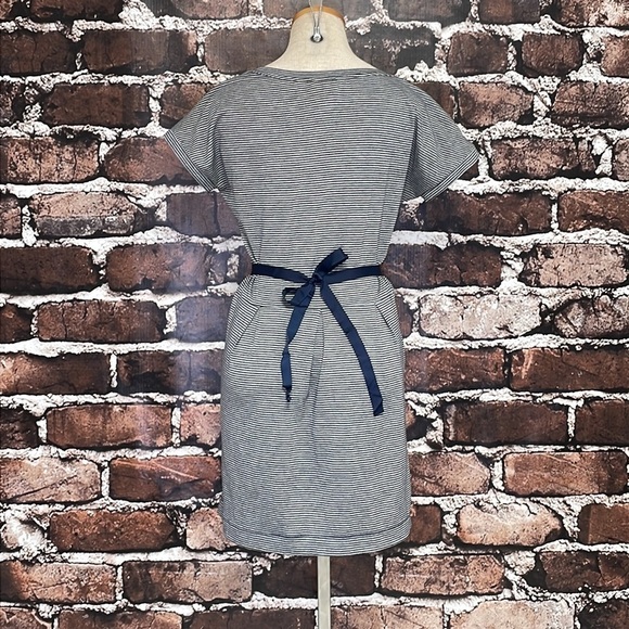 Subtitled Dress Blue Gray Stripes T-Shirt Tie Back Size 8 - Picture 8 of 12